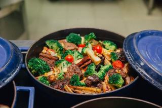 Cailles pochées en cocotte : risotto potimarron et jus de caille