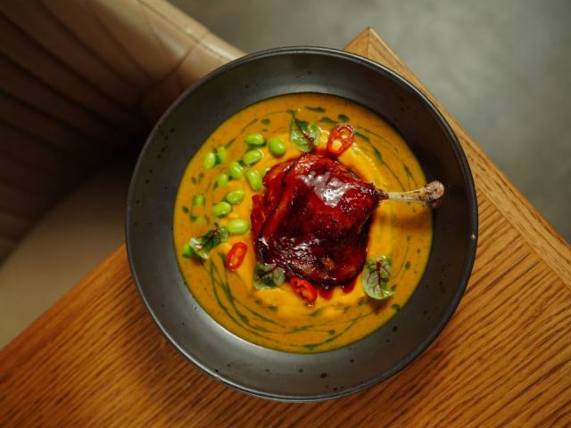 Cuisse de canard au cidre en cocotte, fondante et parfumée Cuisse de canard au cidre en cocotte, fondante et parfumée