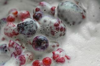Sabayon fruits rouges : recette légère et technique au bain-marie