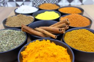 Le curry : ce qu'il y a dedans et comment l'employer Le curry : ce qu'il y a dedans et comment l'employer