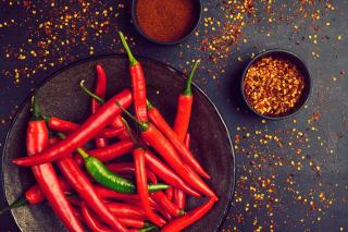 Épice ou piment : comment les distinguer et les utiliser en cuisine