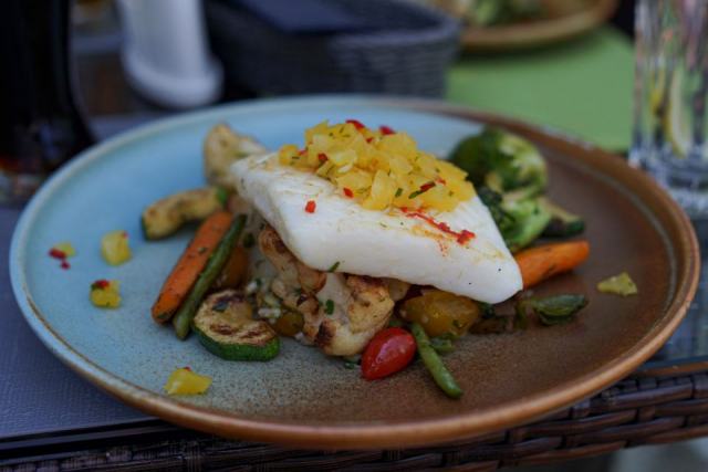 Papillote de cabillaud et julienne de légumes au four Papillote de cabillaud et julienne de légumes au four
