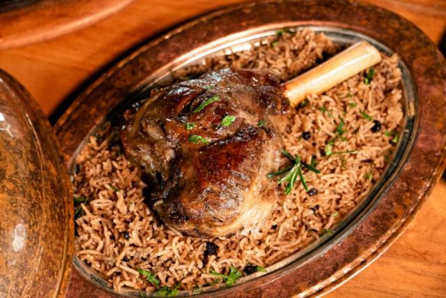 Souris d'agneau braisée comme un grand chef : fondante et parfumée