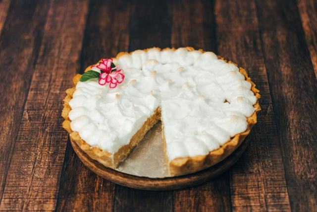 Restes de meringue italienne : tartelettes mandarine et amande Restes de meringue italienne : tartelettes mandarine et amande