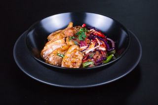 Aiguillettes de canard caramélisées au wok : recette rapide