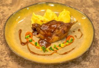 Canard aux olives en cocotte : recette mijotée et parfumée