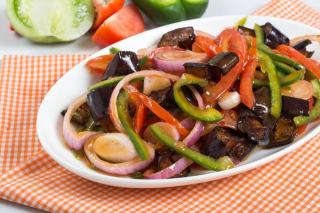 Légumes caramélisés : technique et recettes avec côtes d'agneau