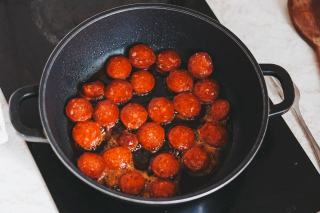 Rougail saucisses réunionnais : recette originale et technique