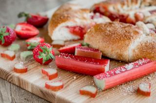 Tarte rhubarbe crème pâtissière : pâte sablée pistache maison